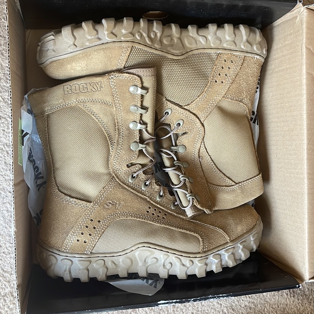 Rocky S2V military boots